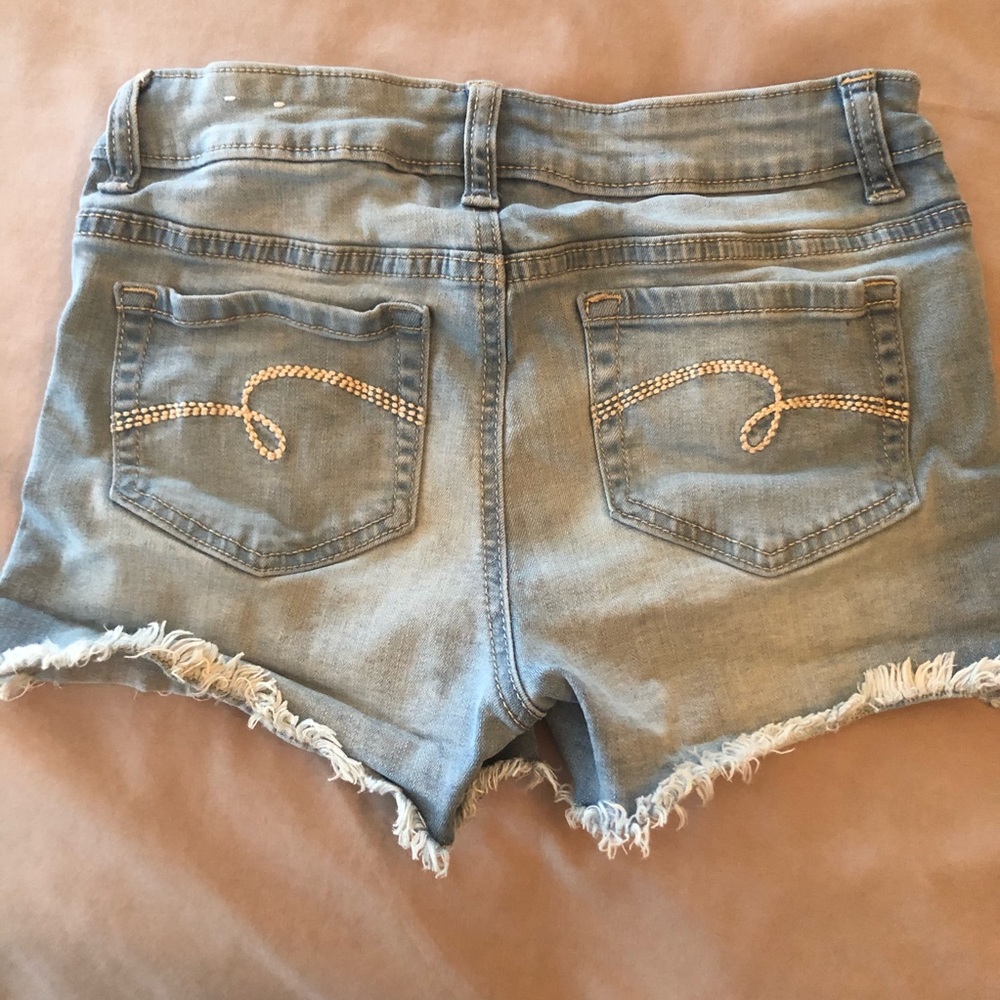 Distressed cut offs - Picture 2 of 4